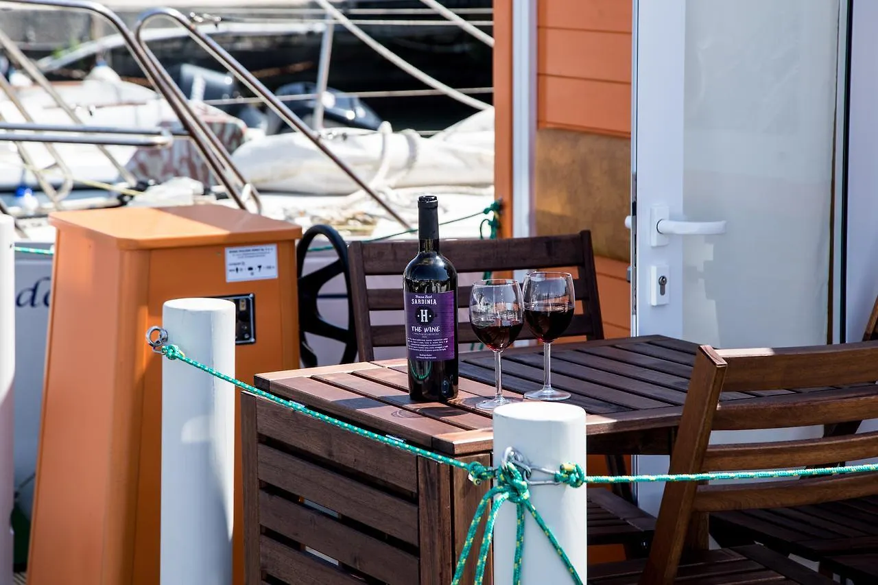 Botel The Homeboat Company Aquatica-Alghero